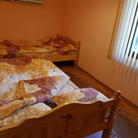 Vanessa Koprivki Area فيلة Zar-Kalojan